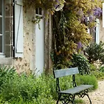 Domaine Des Roches Blanches * Le Pin (Deux-Sevres)
