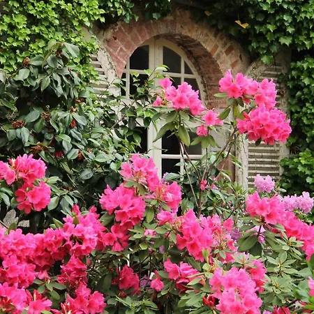Domaine Des Roches Blanches Holiday home Le Pin (Deux-Sevres)