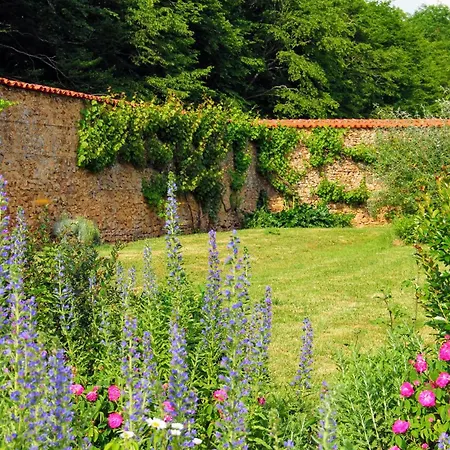 Holiday home Domaine Des Roches Blanches Le Pin (Deux-Sevres)
