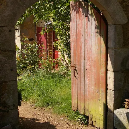 Domaine Des Roches Blanches * Le Pin (Deux-Sevres)