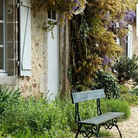 Domaine Des Roches Blanches * Le Pin (Deux-Sevres)