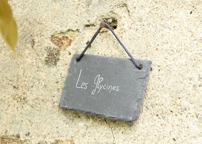 Domaine Des Roches Blanches Le Pin (Deux-Sevres)